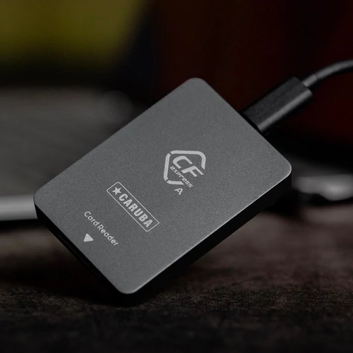 Caruba CFexpress A típusú memóriakártya olvasó USB 3.1 és USB-C csatlakozással (CR-CFE2)