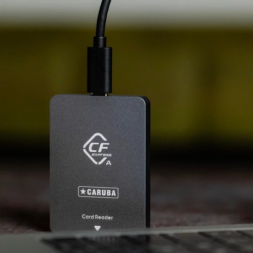 Caruba CFexpress A típusú memóriakártya olvasó USB 3.1 és USB-C csatlakozással (CR-CFE2)