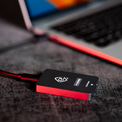 Caruba CFexpress A típusú memóriakártya olvasó USB 3.1 és USB-C csatlakozással (CR-CFE2)